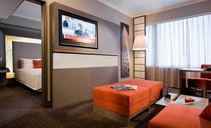 Novotel Nathan Road Kowloon Гонконг Экстерьер фото