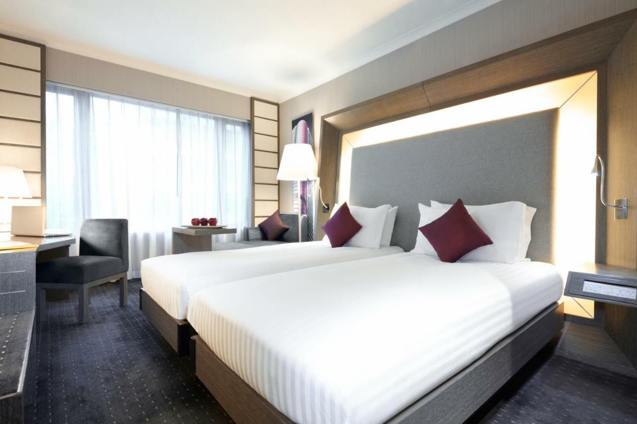 Novotel Nathan Road Kowloon Гонконг Экстерьер фото