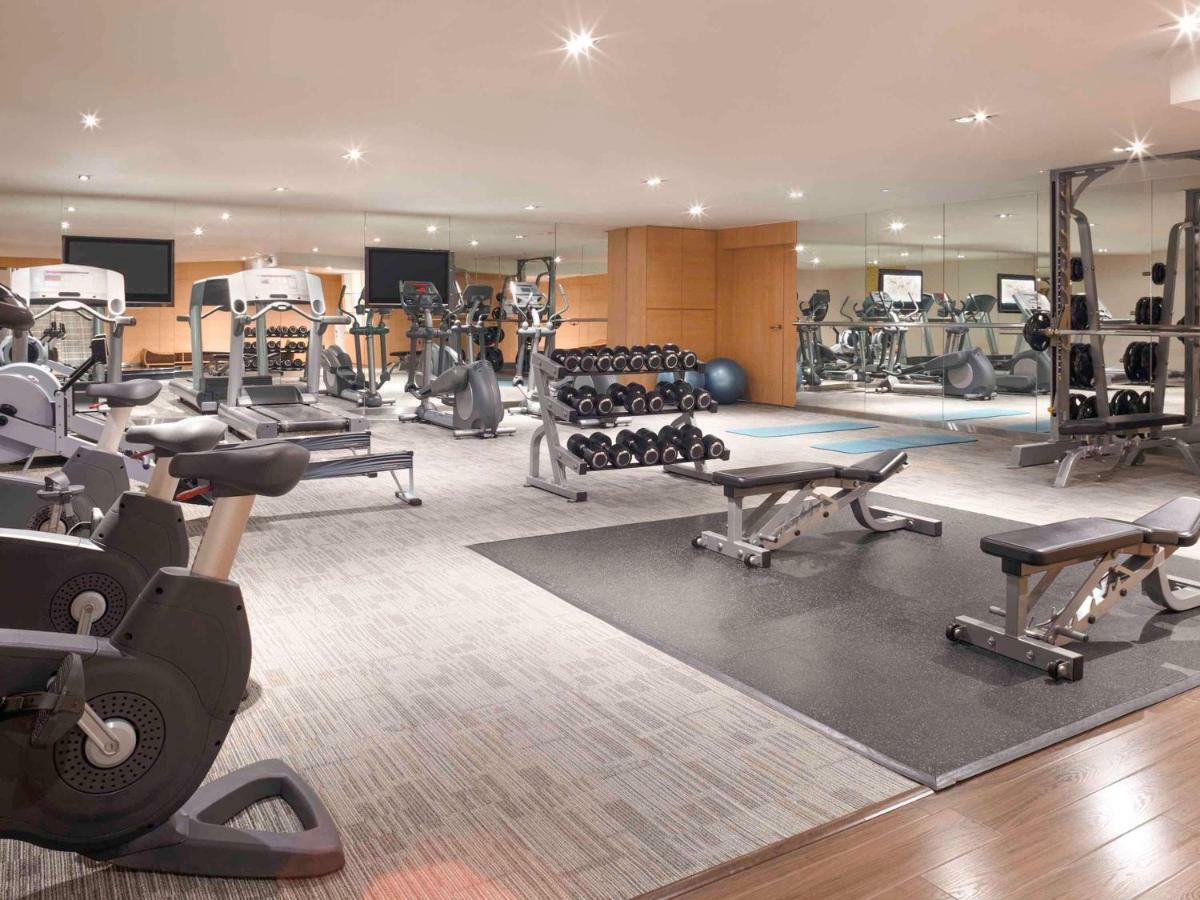 Novotel Nathan Road Kowloon Гонконг Экстерьер фото