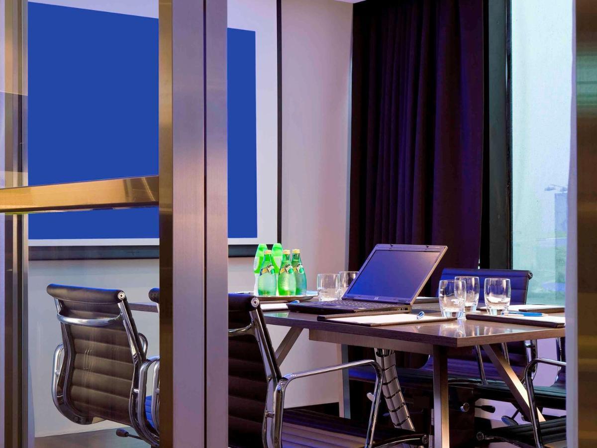 Novotel Nathan Road Kowloon Гонконг Экстерьер фото