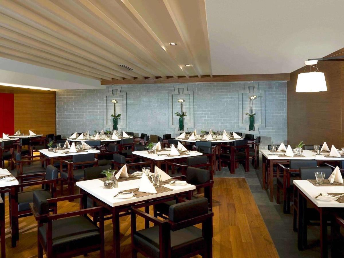 Novotel Nathan Road Kowloon Гонконг Экстерьер фото